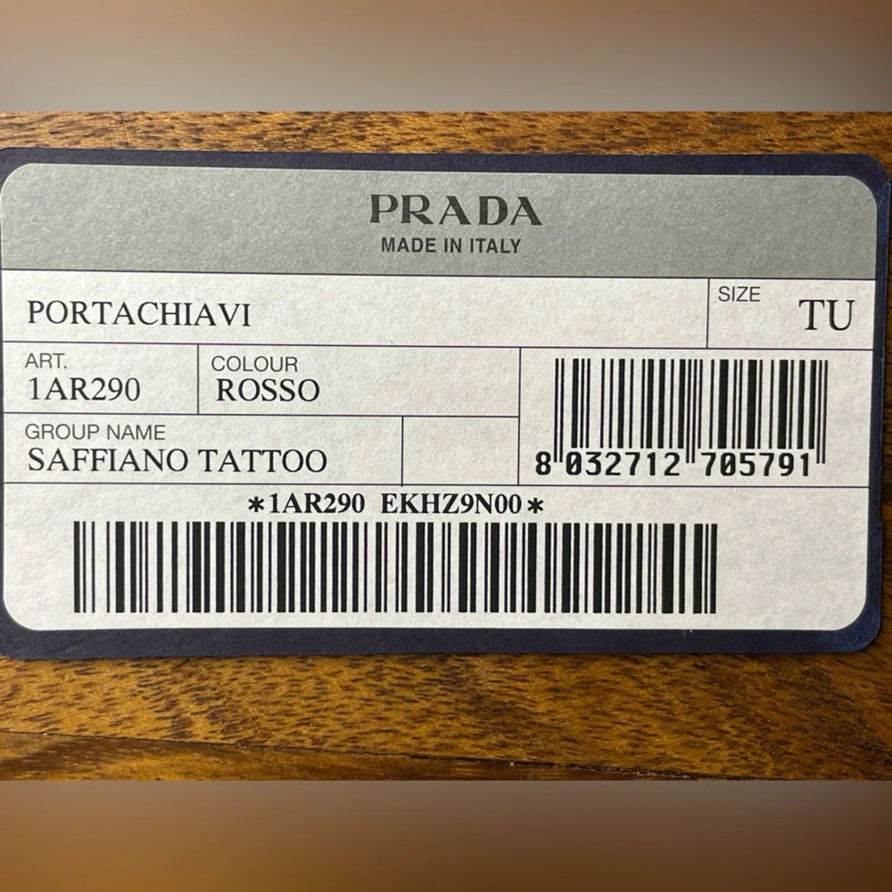 PRADA Portachiavi Red Tattoo Saffiano Leather Rose Bag Charm w/Box - Picture 6 of 7